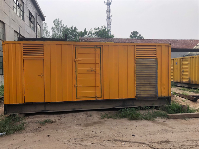白云发电机出租进行负载测试时，电瓶电量不足的具体判断标准是什么？